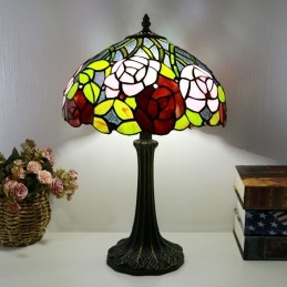 Tiffany-tyylinen...