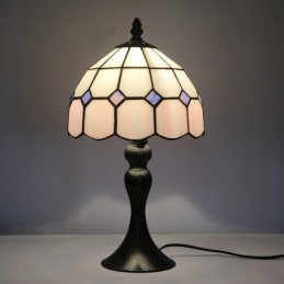 Tiffany lasimaalaustyylinen...
