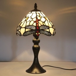 Tiffany lasimaalaustyylinen...