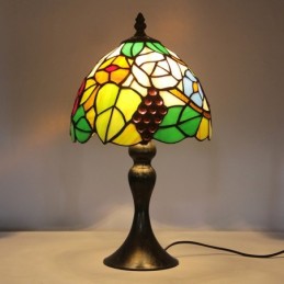 Tiffany-lasimaalaustyylinen...