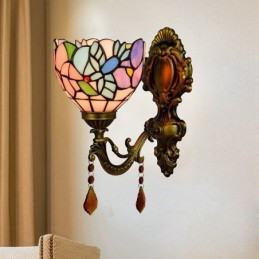 Tiffany-tyylinen...