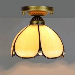 Tiffany-tyylinen...