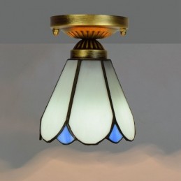 Tiffany-tyylinen...