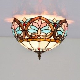 Tiffany-tyylinen...