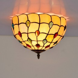 Tiffany-tyylinen...