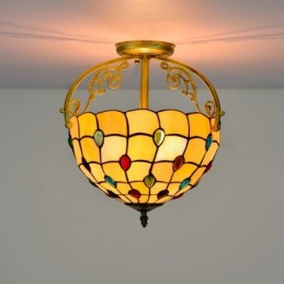 Tiffany-tyylinen...