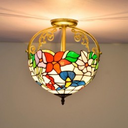 Tiffany-tyylinen...