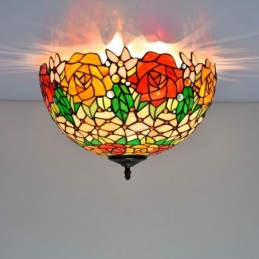 Tiffany-tyylinen...