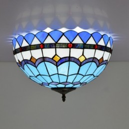 Tiffany-tyylinen...