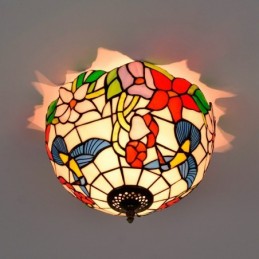 Tiffany-tyylinen...