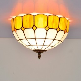 Tiffany-tyylinen...