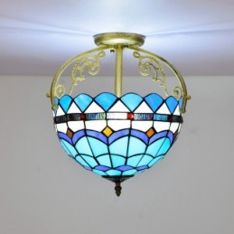 Tiffany-tyylinen...