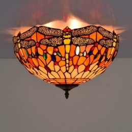 Tiffany-tyylinen...