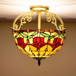 Tiffany-tyylinen...