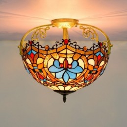 Tiffany-tyylinen...