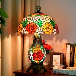 Tiffany-tyylinen...
