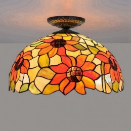 Tiffany-tyylinen...