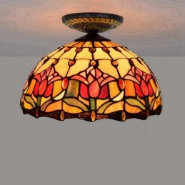 Tiffany-tyylinen...