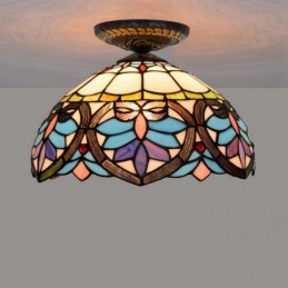 Tiffany-tyylinen...