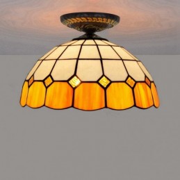 Tiffany-tyylinen...