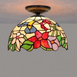 Tiffany-tyylinen...