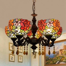 Tiffany-tyylinen...