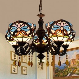 Tiffany-tyylinen...