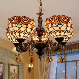Tiffany-tyylinen...