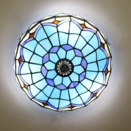 Tiffany-tyylinen...