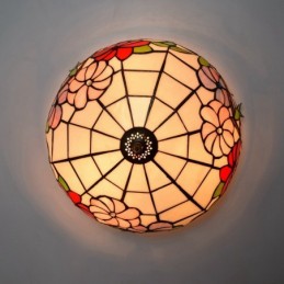 Tiffany-tyylinen...