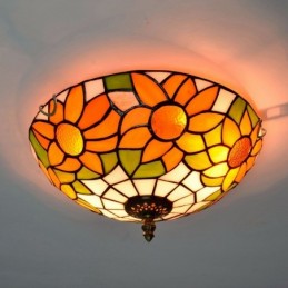 Tiffany-tyylinen...