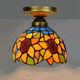 Tiffany-tyylinen...