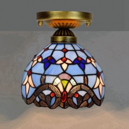 Tiffany-tyylinen...