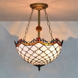 Tiffany-tyylinen...