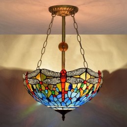 Tiffany-tyylinen...