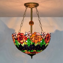 Tiffany-tyylinen...