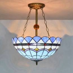 Tiffany-tyylinen...