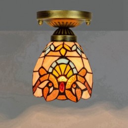 Tiffany-tyylinen...