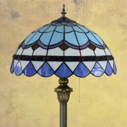 Tiffany-tyylinen...