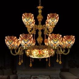 Tiffany-tyylinen...