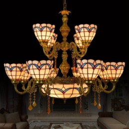 Tiffany-tyylinen...