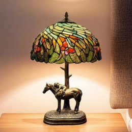 Tiffany-tyylinen...