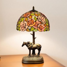 Tiffany-tyylinen...