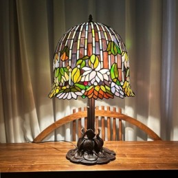 Tiffany-tyylinen...