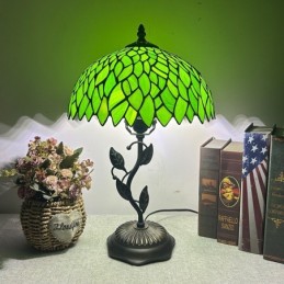 Tiffany-tyylinen...