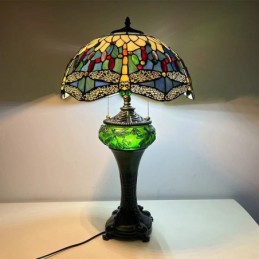 Tiffany-tyylinen...