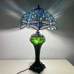 Tiffany-tyylinen...
