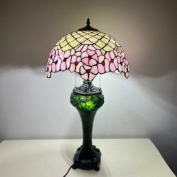 Tiffany-tyylinen...