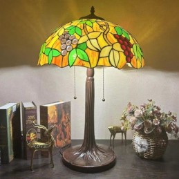 Tiffany-tyylinen...
