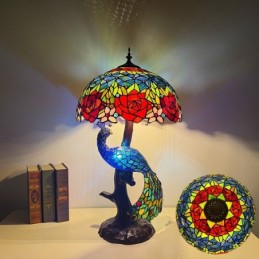 Tiffany-tyylinen...